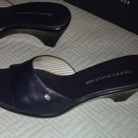 TOMMY HILFIGER NAVY SIZE 7 SANDAL - Picture 5 of 5